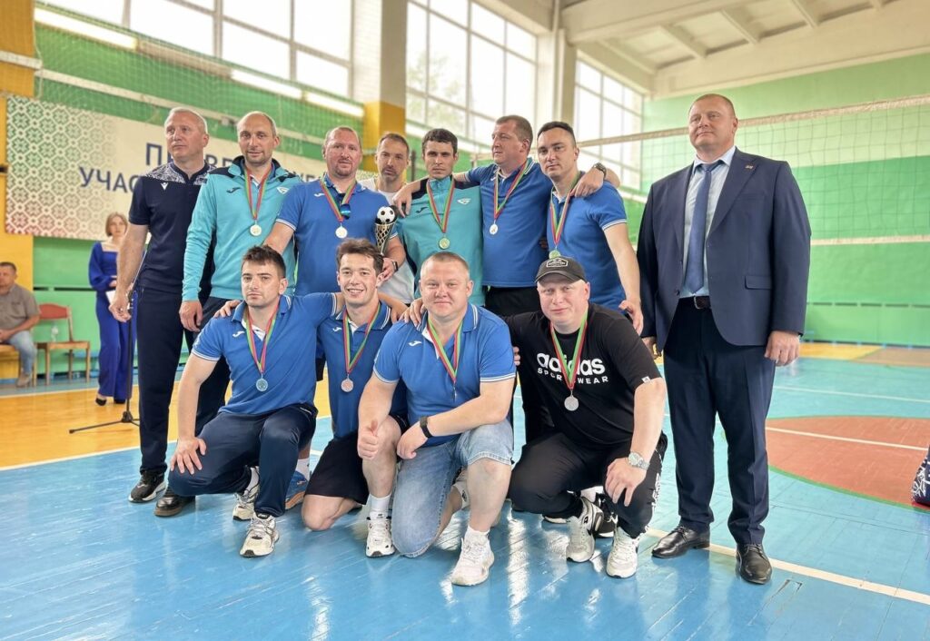 Команда МТЗ завоевала «серебро» и «бронзу» на турнире по мини-футболу и волейболу в Жодино - img_9108-1024x706