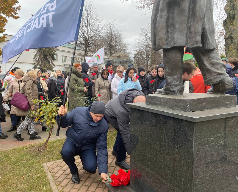 МТЗ принял участие в районном митинге ко Дню Октябрьской революции - 0b2cx23063jgql6xfnc7aj2o2jypeoi7