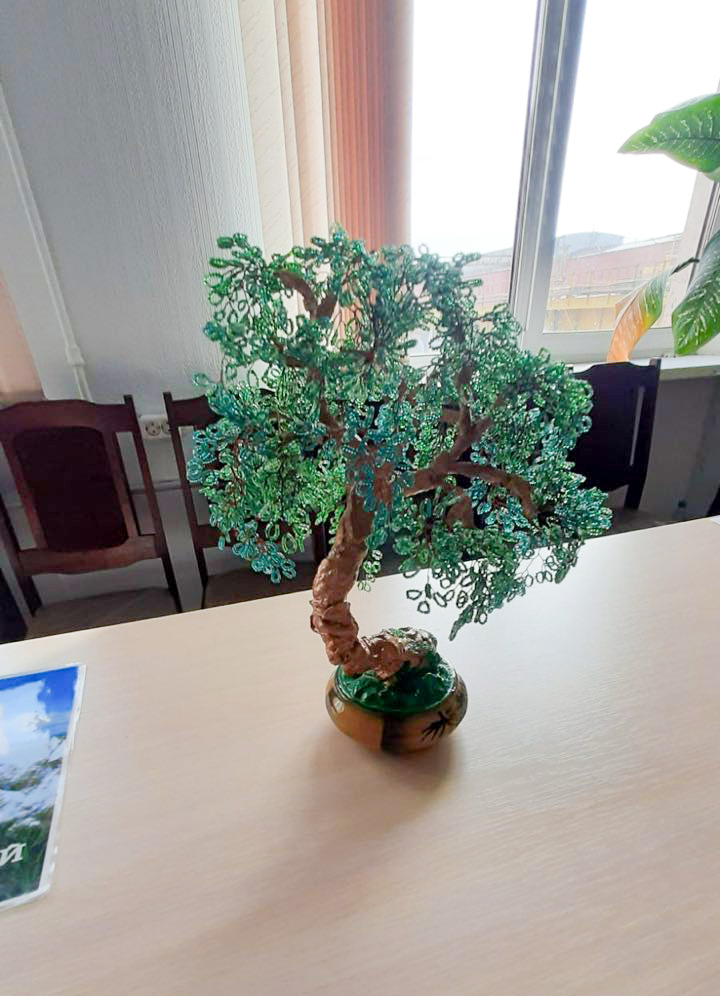 Кузнечный цех МТЗ проводит конкурс «Женщина — многогранна» - czvetok-01