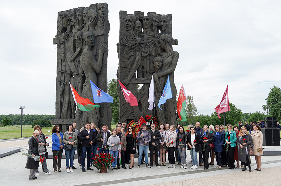 Делегация МТЗ примет участие в митинге-реквиеме в Тростенце 22 июня - mtz04387
