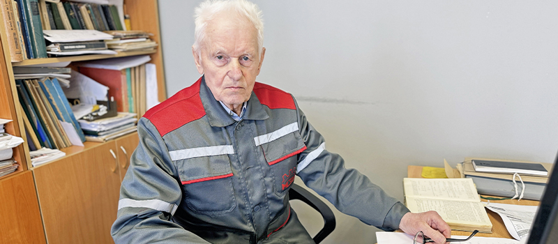 Неутомимый труженик - 01-3