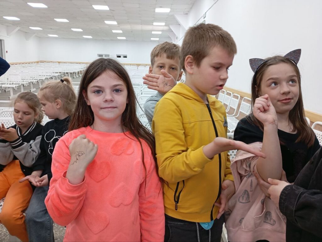 Встречи с композитором Эдуардом Ханком прошли в детских оздоровительных лагерях МТЗ - 01-1-1024x771