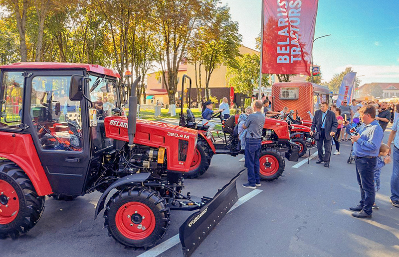МТЗ подарил тракторы BELARUS на фестивалях-ярмарках «Дожинки-2025» - dozhinki