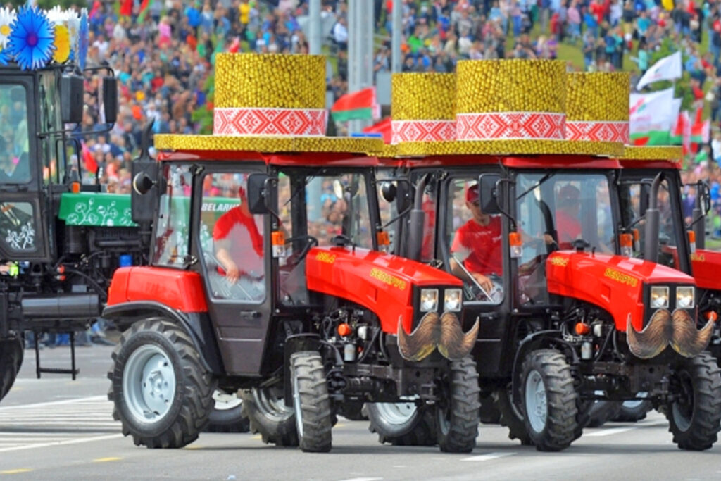Танцуй, BELARUS! - tanecz-traktorov-02-1024x683