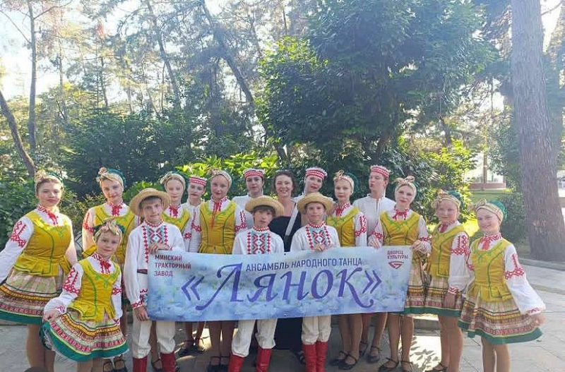 Ансамбль танца «Лянок» ДК МТЗ завоевал Гран-при фестиваля-конкурса в Кобулети - ansambl-tancza-lyanok-dk-mtz-zavoeval-gran-pri-festivalya-konkursa-v-kobuleti-2025-4