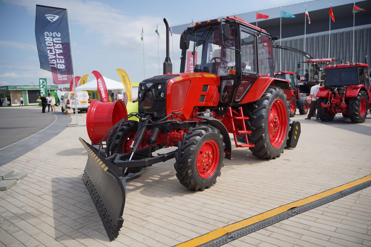 Спецтехника Сморгонского агрегатного завода впервые включена в Евразийский реестр промышленных товаров государств — членов ЕАЭС - belarus-82mk